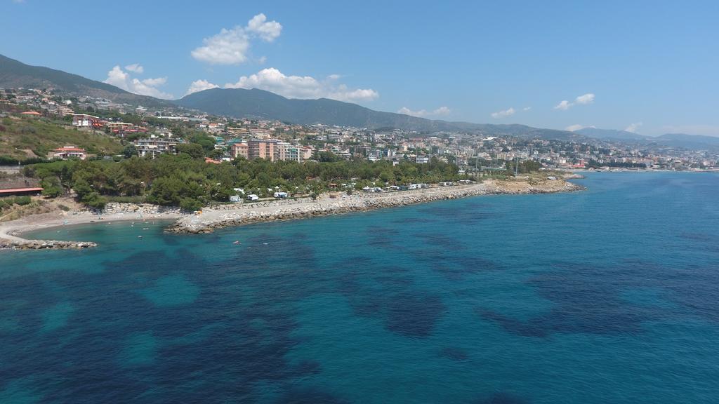 Villaggio Dei Fiori Сан Ремо Екстериор снимка