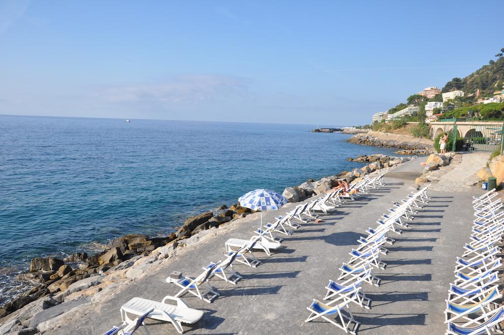 Villaggio Dei Fiori Сан Ремо Екстериор снимка