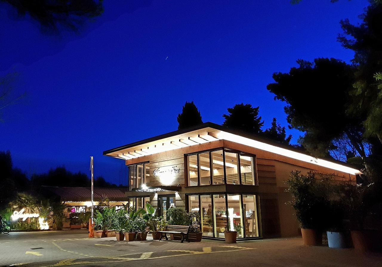 Villaggio Dei Fiori Сан Ремо Екстериор снимка