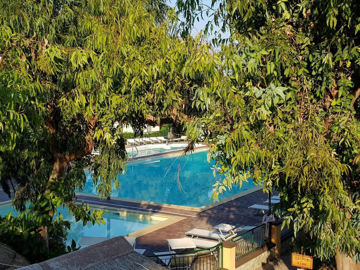 Villaggio Dei Fiori Сан Ремо Екстериор снимка