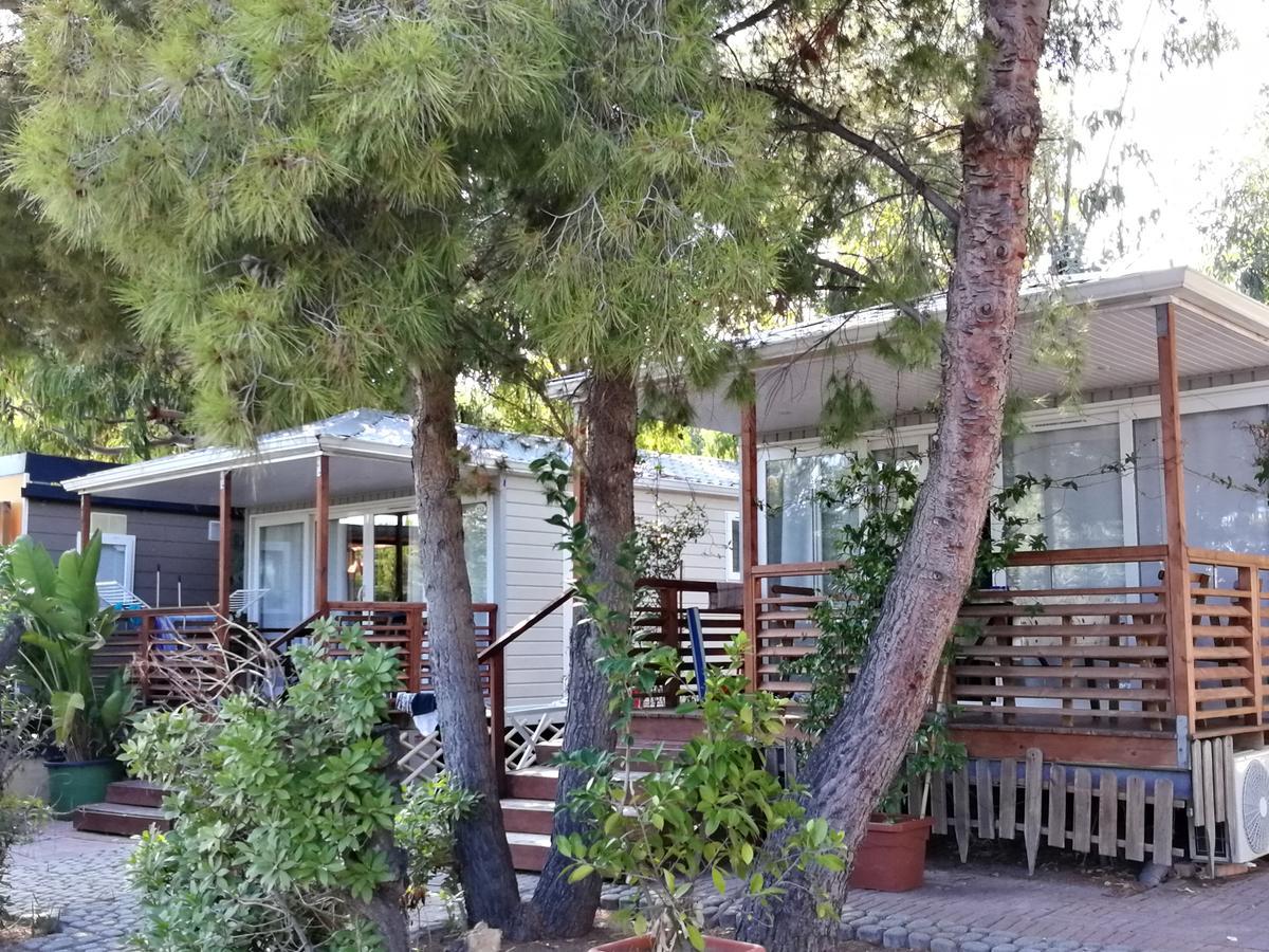 Villaggio Dei Fiori Сан Ремо Екстериор снимка